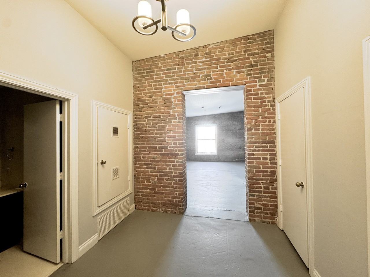 412 412 Delaware StreetUnit 303