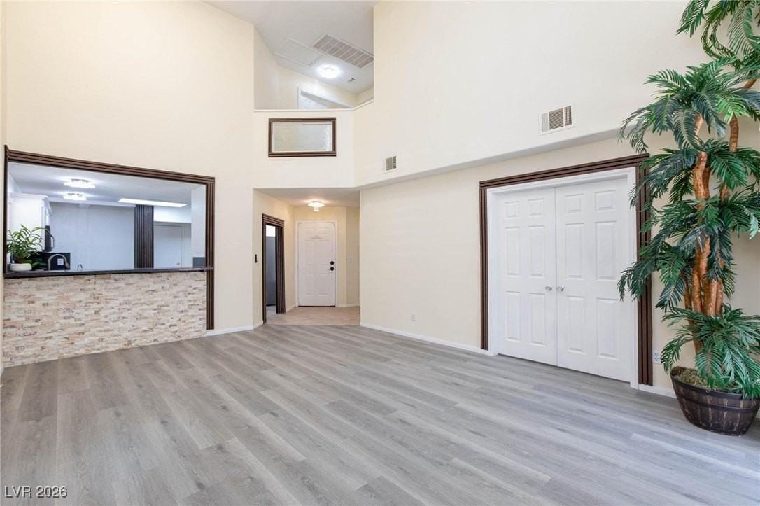 1805 Derbyshire Dr - Photo 6 of 39