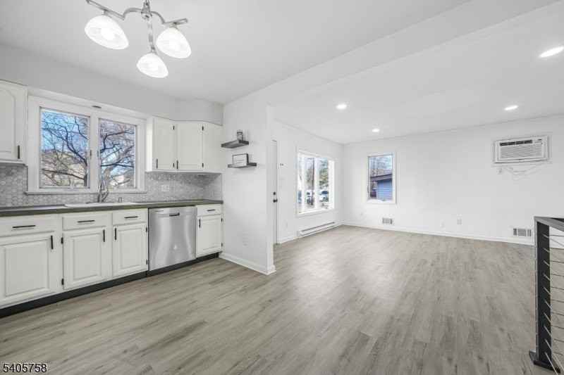 12 Carlson Pl - Photo 5 of 17