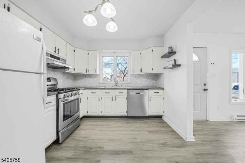 12 Carlson Pl - Photo 6 of 17