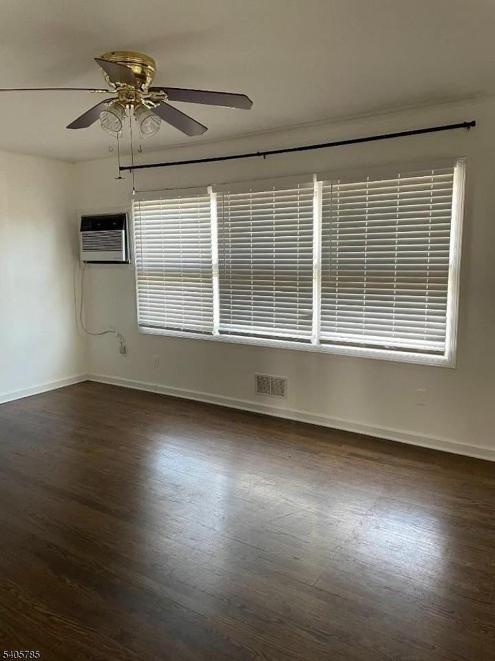 31 Kingston Rd - Photo 5 of 15