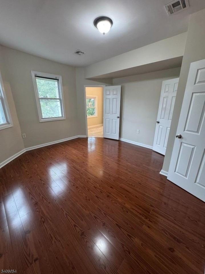 195 N 11th St - Photo 3 of 7