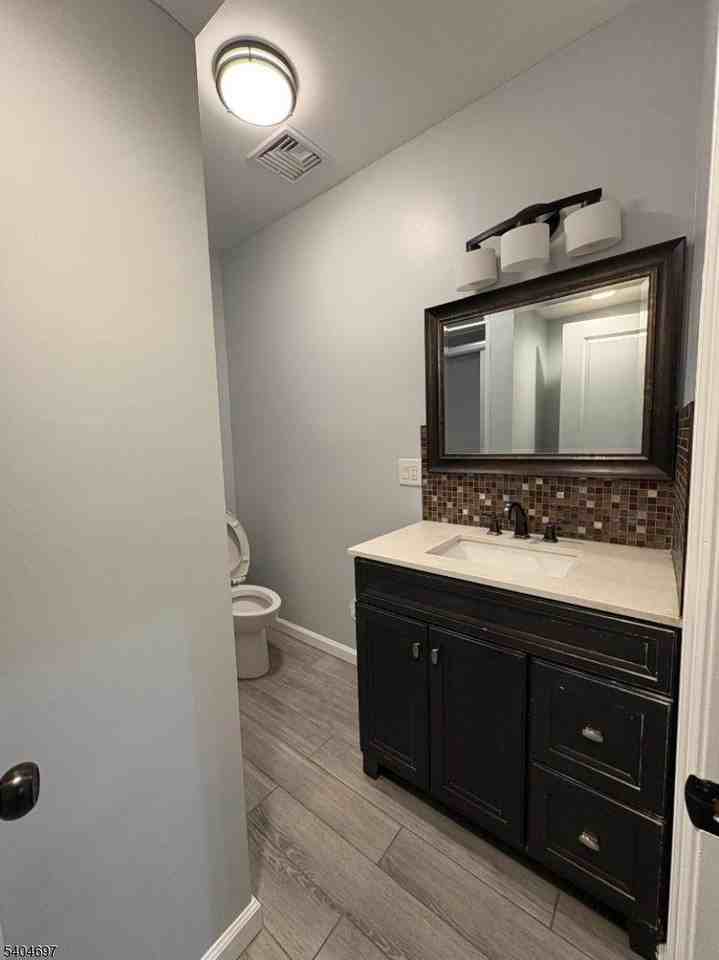 173 Lincoln Ave #2 - Photo 5 of 11