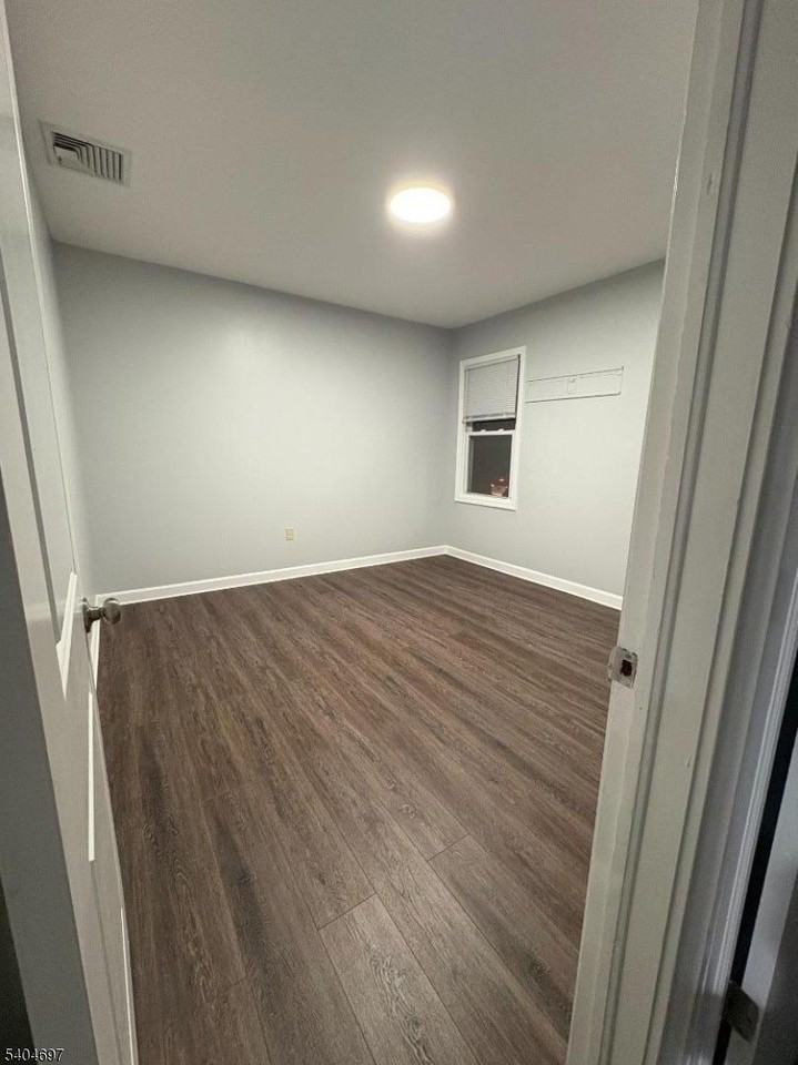 173 Lincoln Ave #2 - Photo 7 of 11