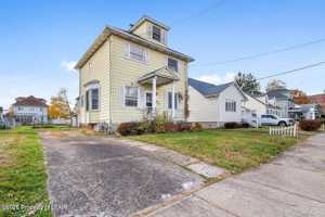 featured image of 12 Gillespie St