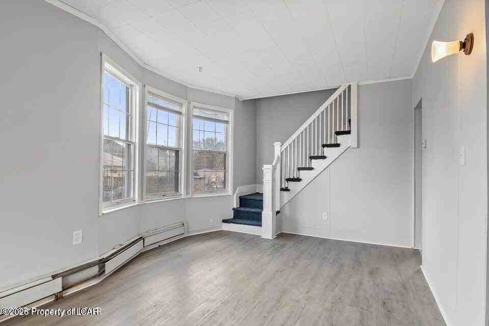 12 Gillespie St - Photo 6 of 21