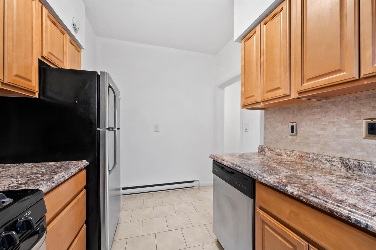 264 Clendenny Ave #6 - Photo 2 of 12