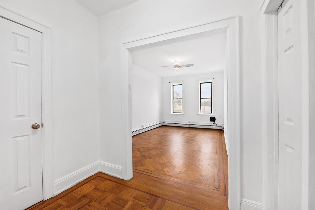 264 Clendenny Ave #6 - Photo 4 of 12