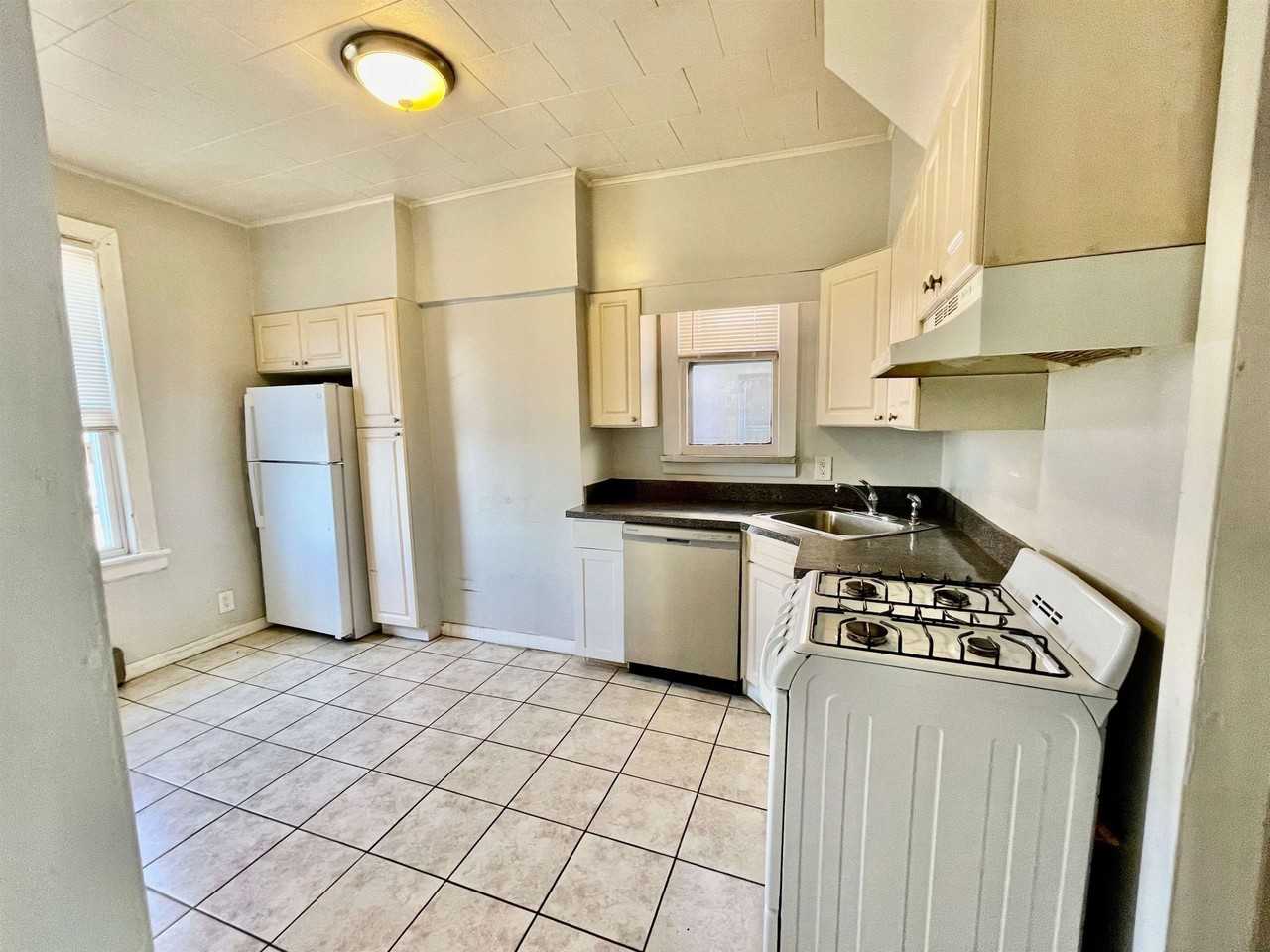 235 Liberty Ave #6 - Photo 7 of 19