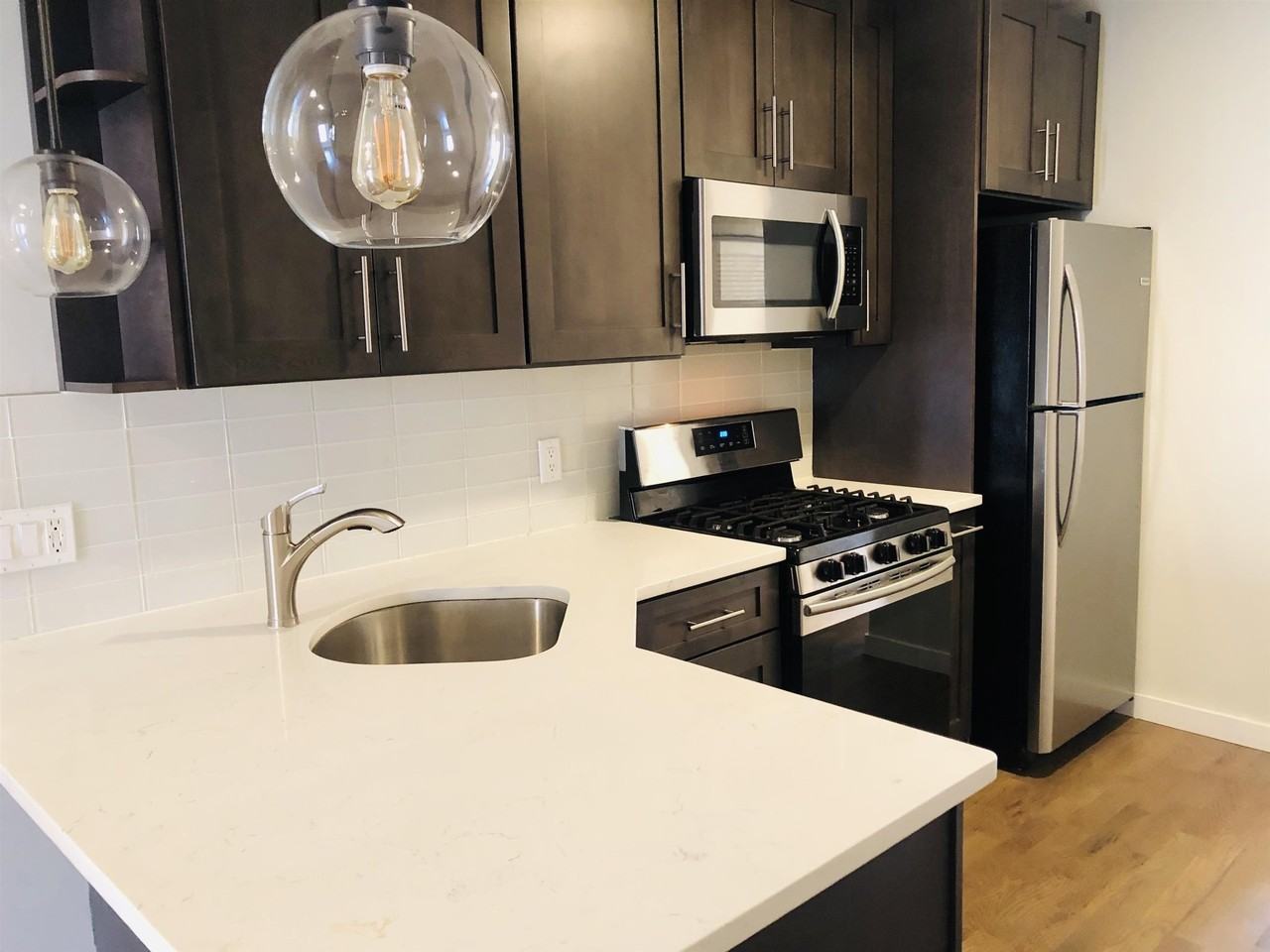 347 7th St #5 - Photo 4 of 17