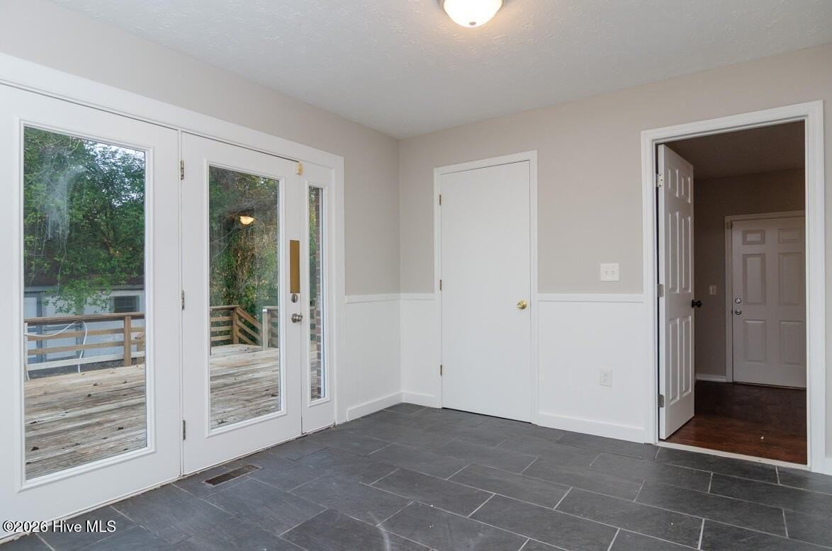 3817 Ashley Cir - Photo 7 of 30