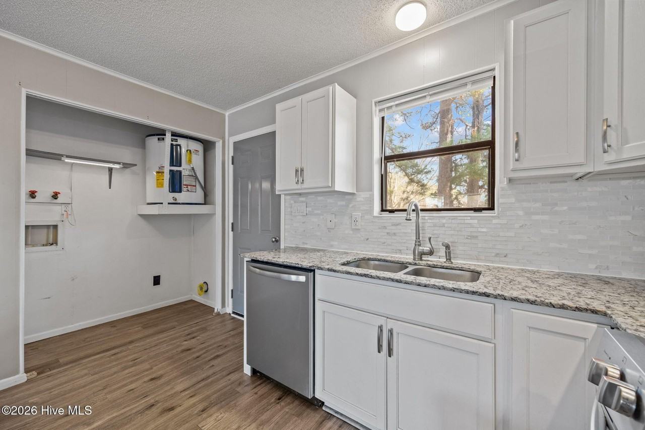 100 Ravenwood Dr Apt C #C - Photo 7 of 16