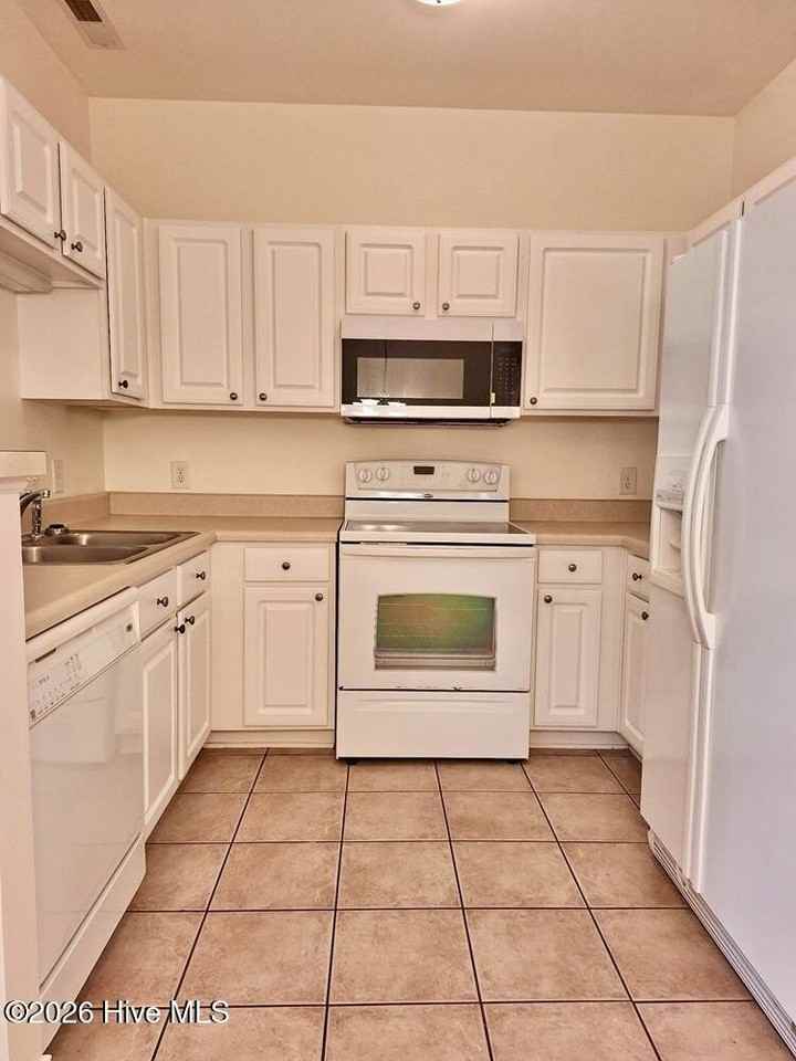 1940 Tara Ct Apt 104 #104 - Photo 6 of 12