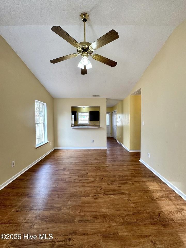 1133 Pueblo Dr - Photo 2 of 12