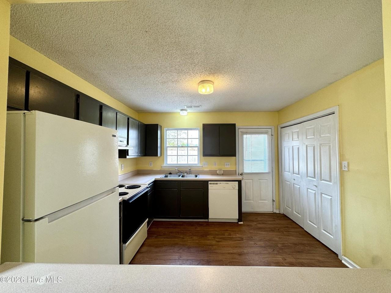 1133 Pueblo Dr - Photo 4 of 12