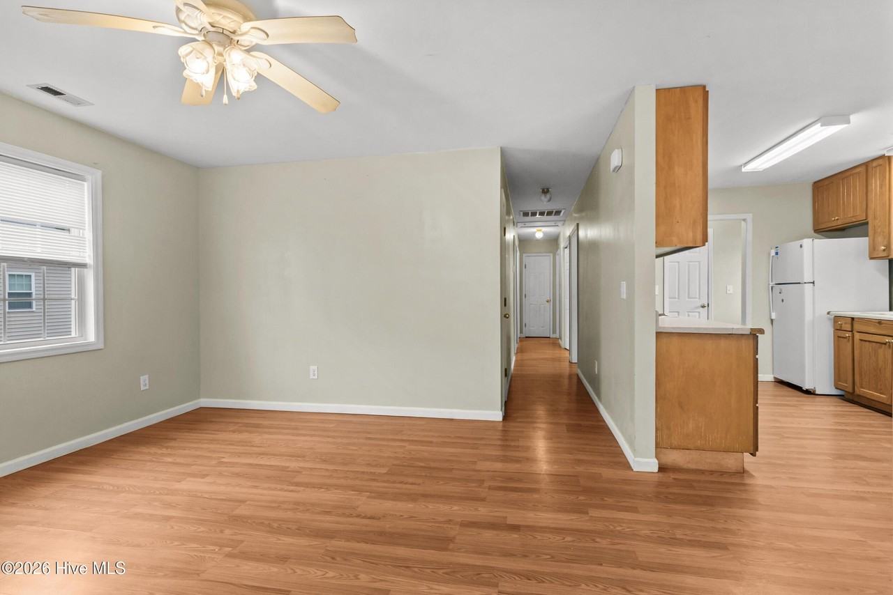 883 N Cool Ave - Photo 6 of 25