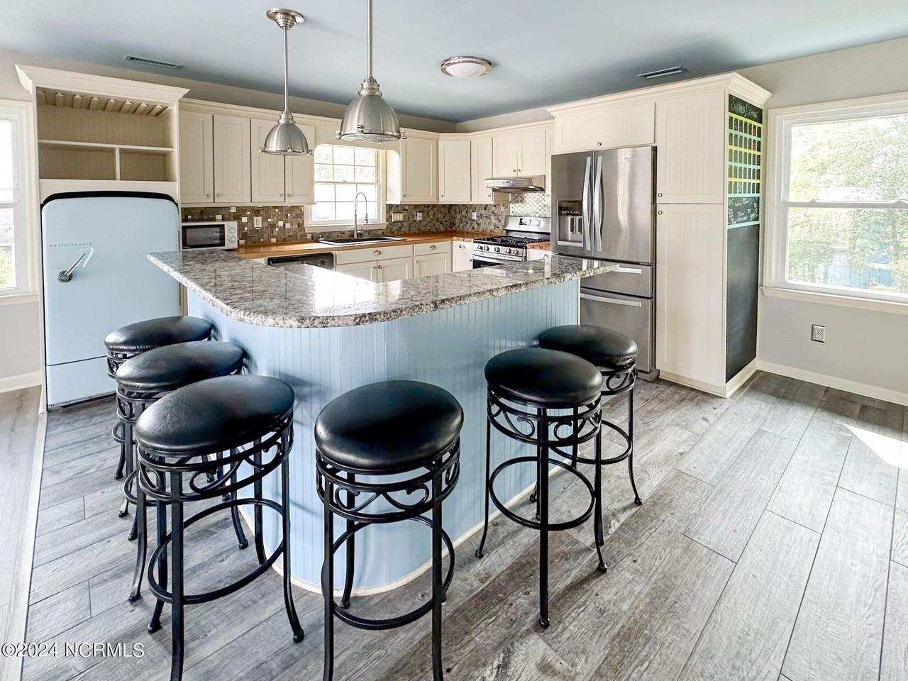 7301 Sound Dr Unit East #EAST - Photo 4 of 22