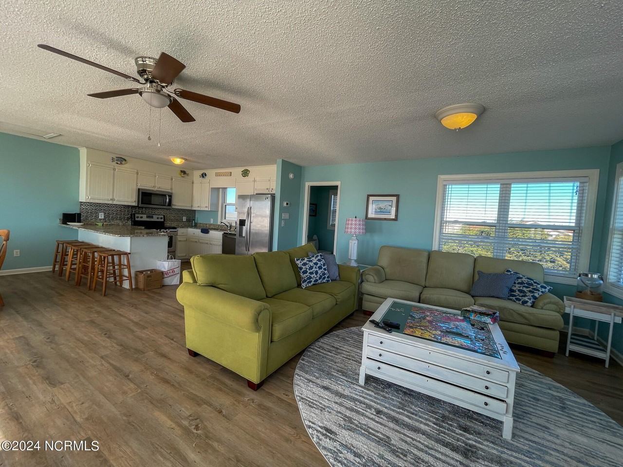 1404 Ocean Dr - Photo 5 of 35