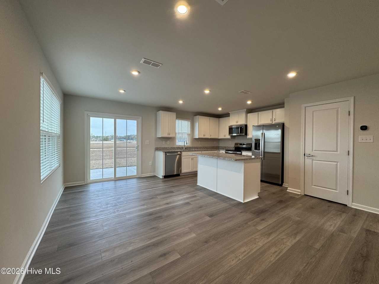 2033 Lewis Creek Cir Ne - Photo 6 of 24