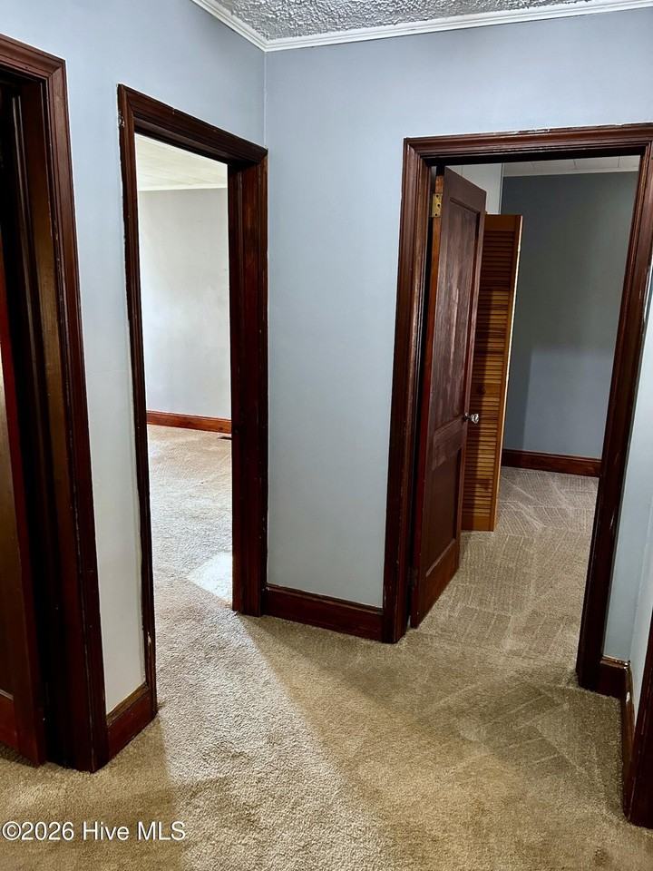 101 Mcarthur Dr - Photo 7 of 16