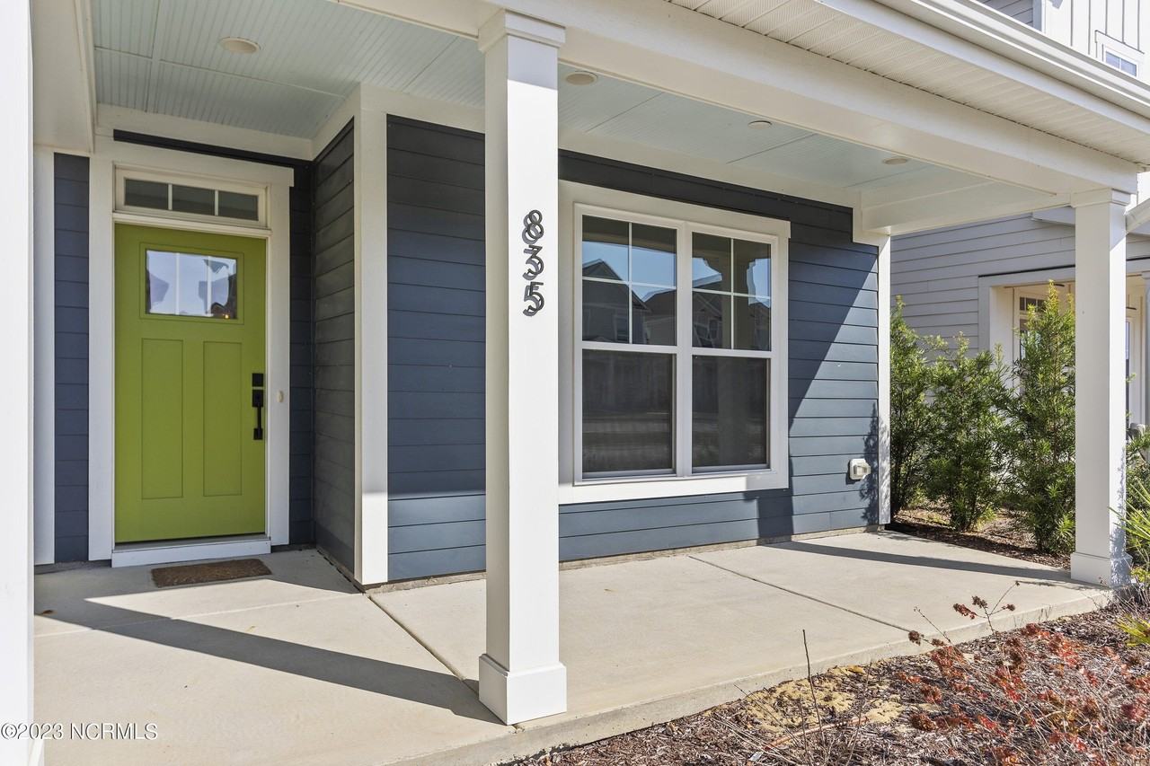 835 Edgerton Dr - Photo 2 of 44