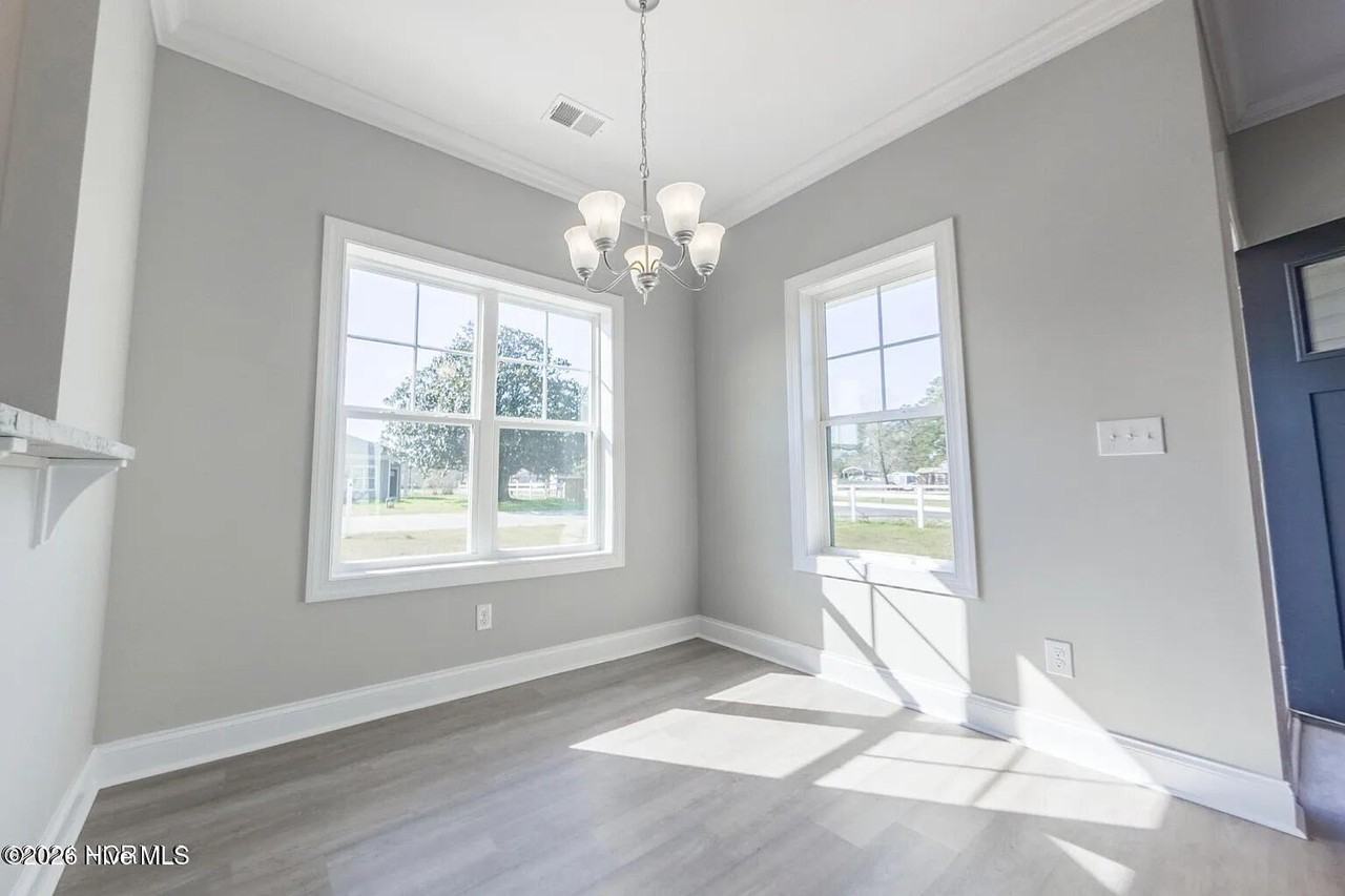 24 Crew Ct - Photo 4 of 16