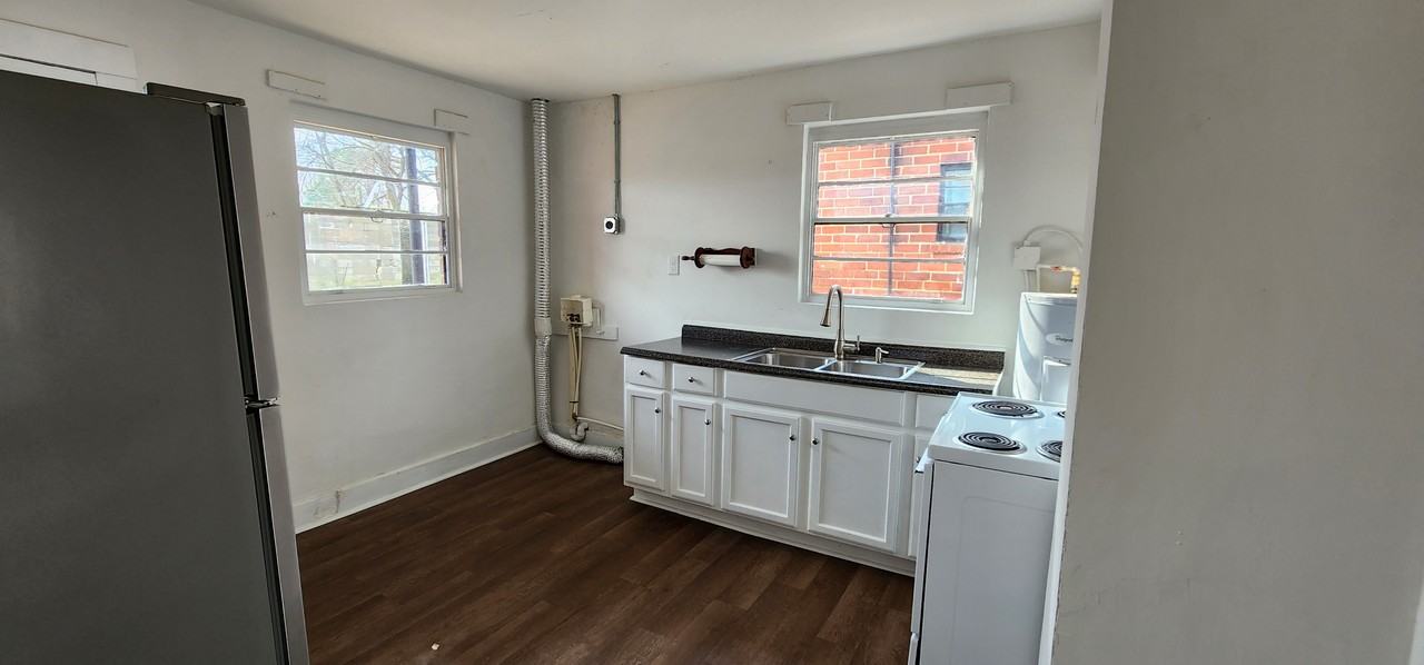 1008 Logan St Sw #1004 - Photo 2 of 11