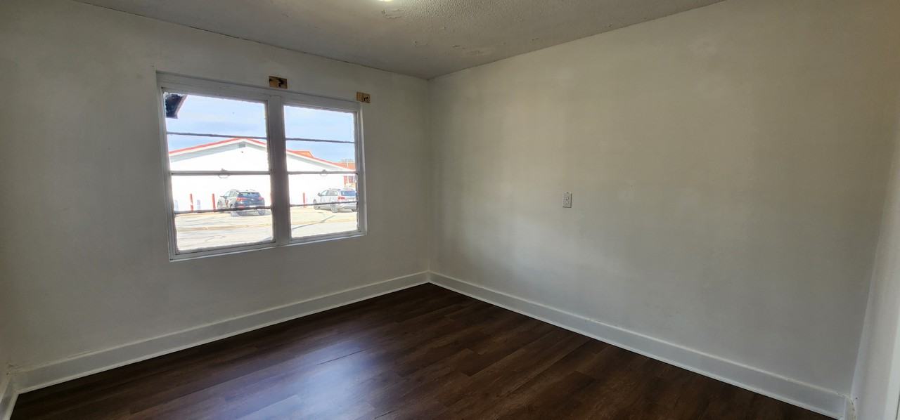 1008 Logan St Sw #1004 - Photo 5 of 11