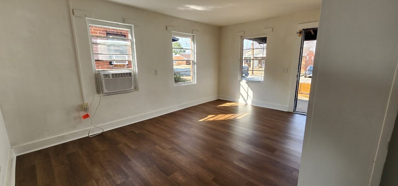 1008 Logan St Sw #1004 - Photo 7 of 11