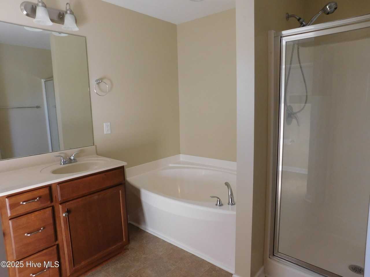 107 Lynden Ln - Photo 6 of 21