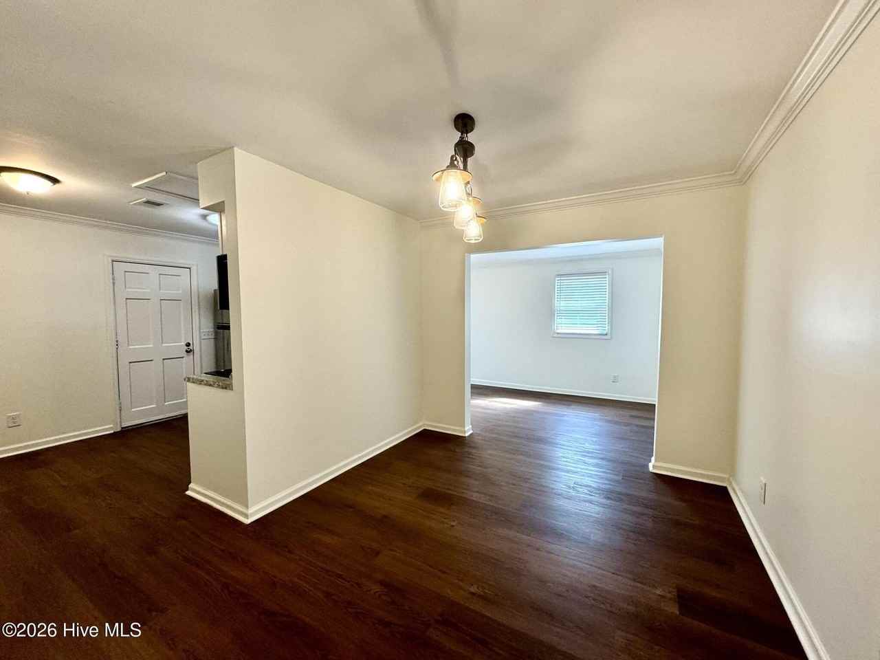 214 Lancaster Rd - Photo 6 of 22