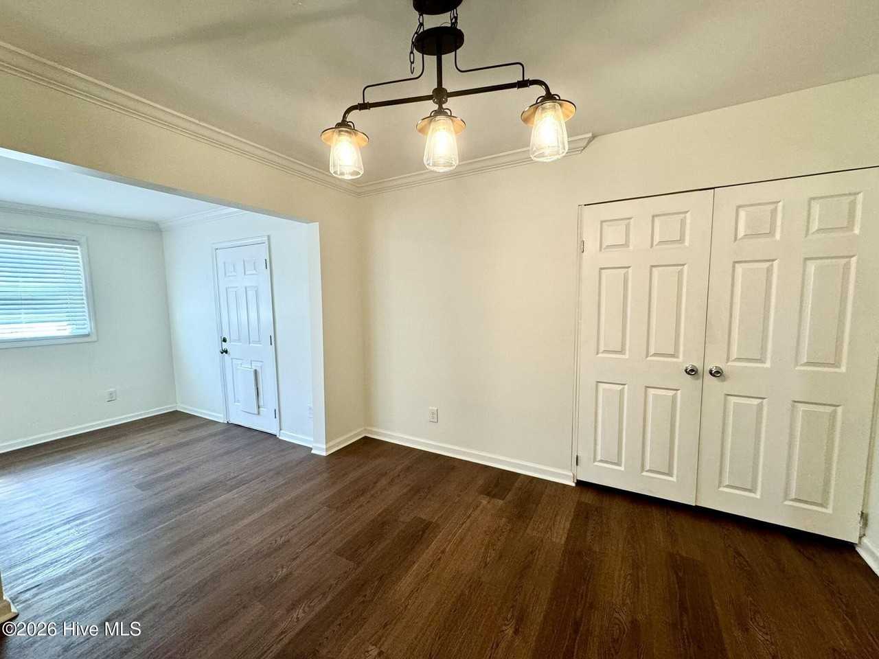 214 Lancaster Rd - Photo 7 of 22