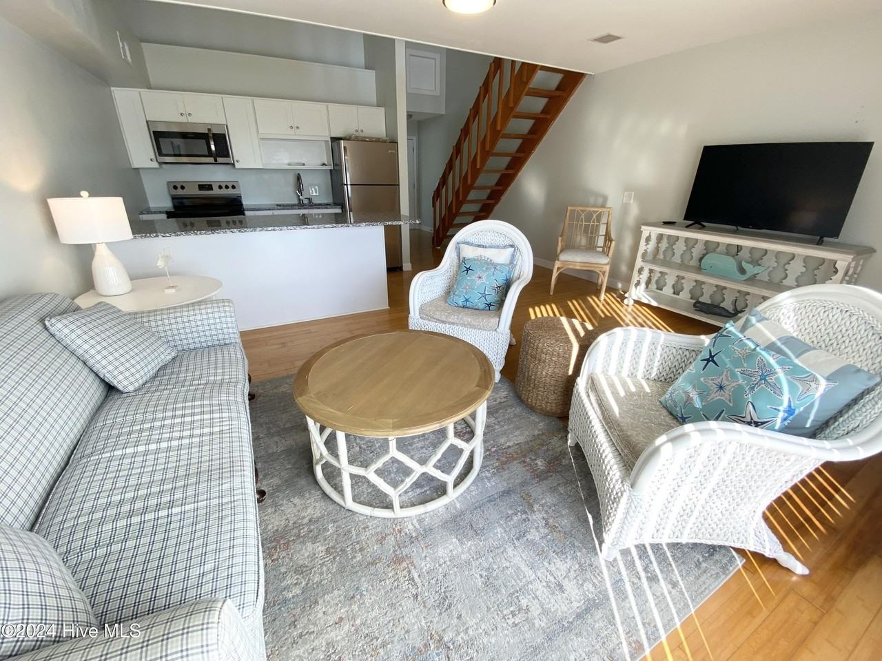 5721 E Oak Island Dr Apt 3 #3 - Photo 5 of 24