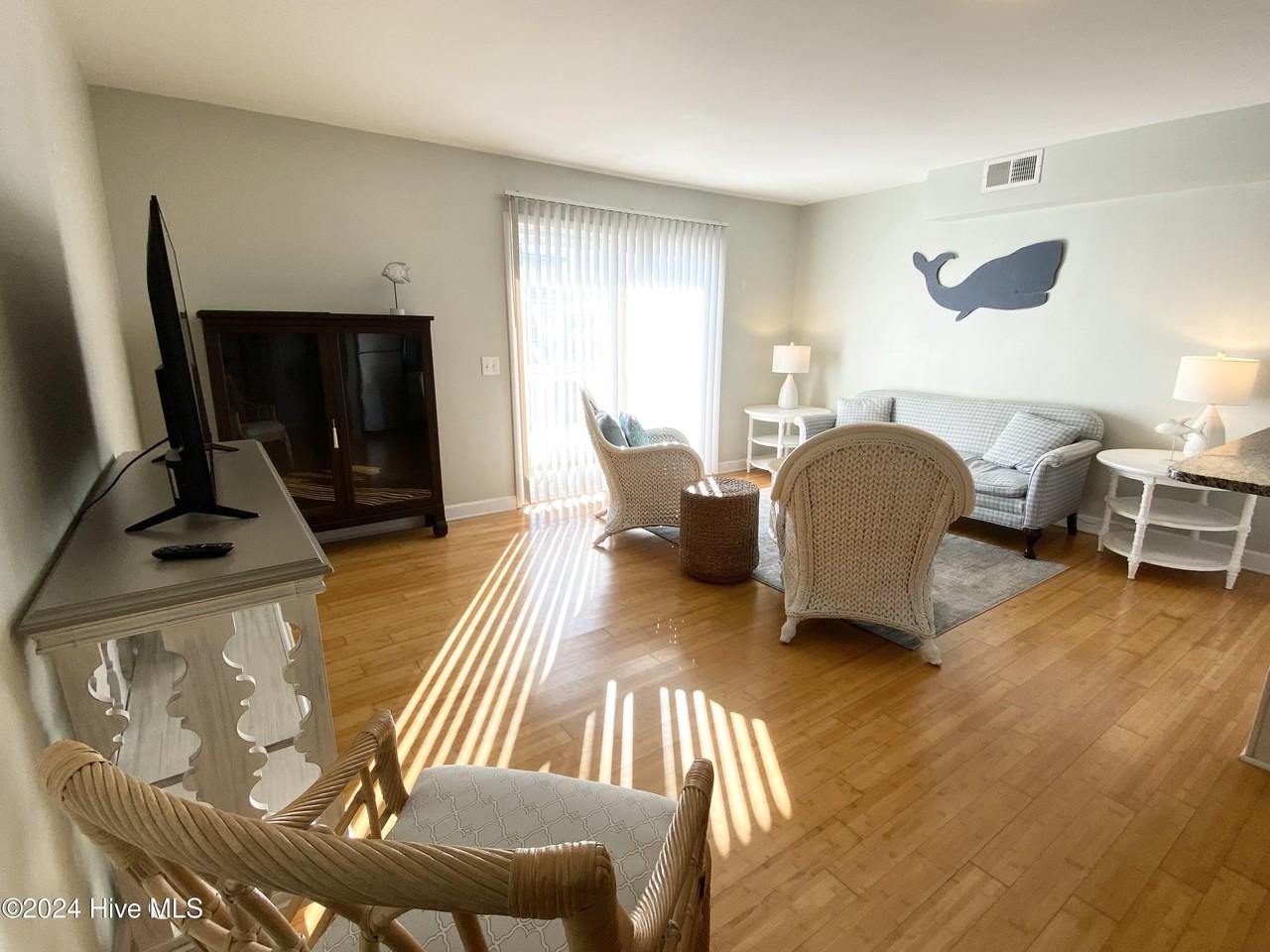 5721 E Oak Island Dr Apt 3 #3 - Photo 6 of 24