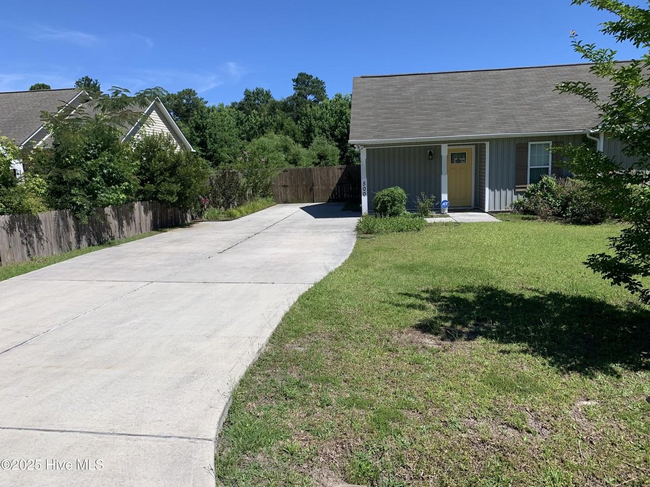 500 N Dyson St - Photo 2 of 16