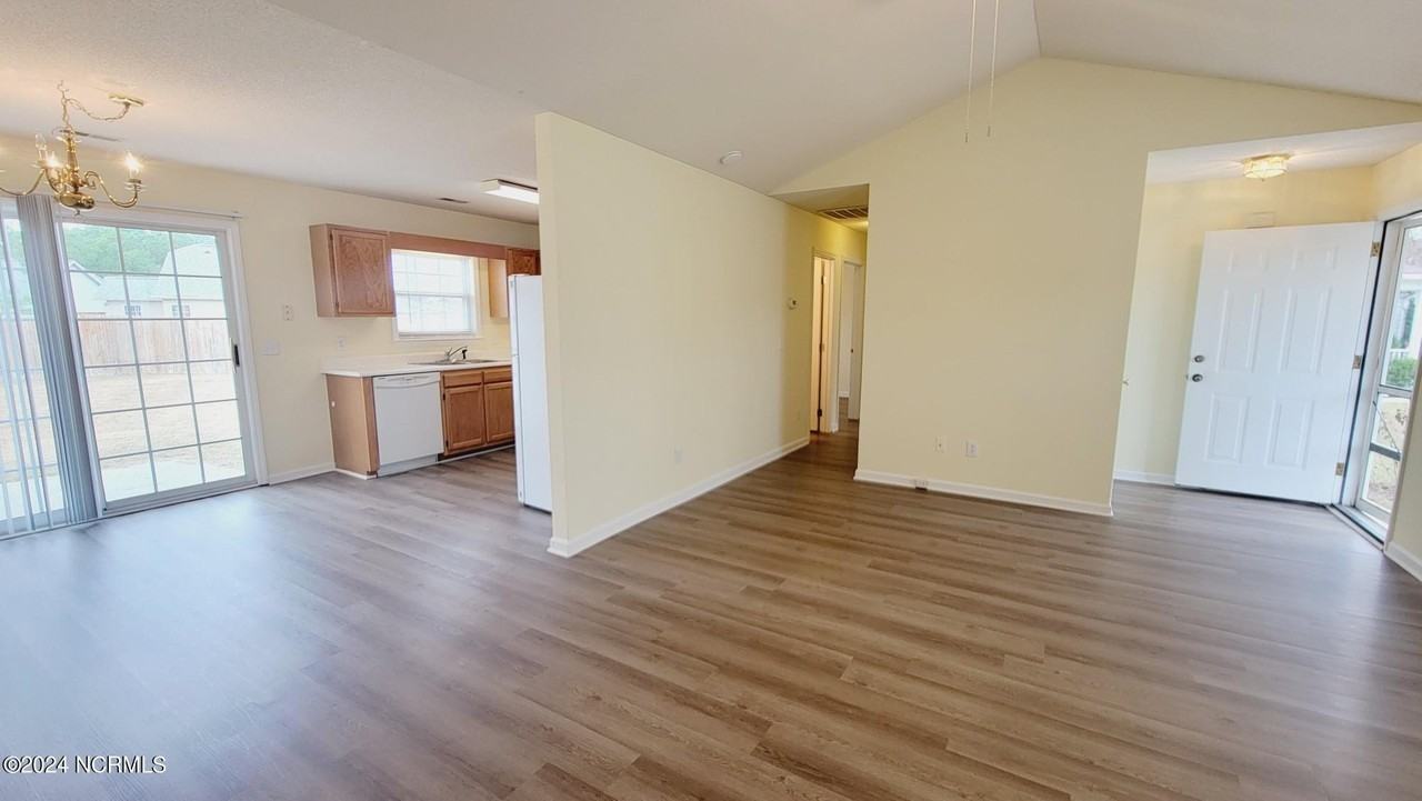 703 Nut Bush Ct - Photo 7 of 23