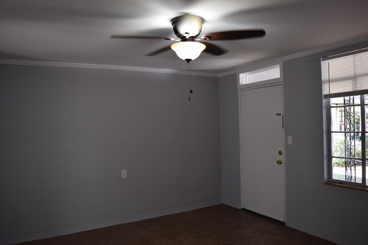 165 N May St Apt 8 #8 - Photo 3 of 7