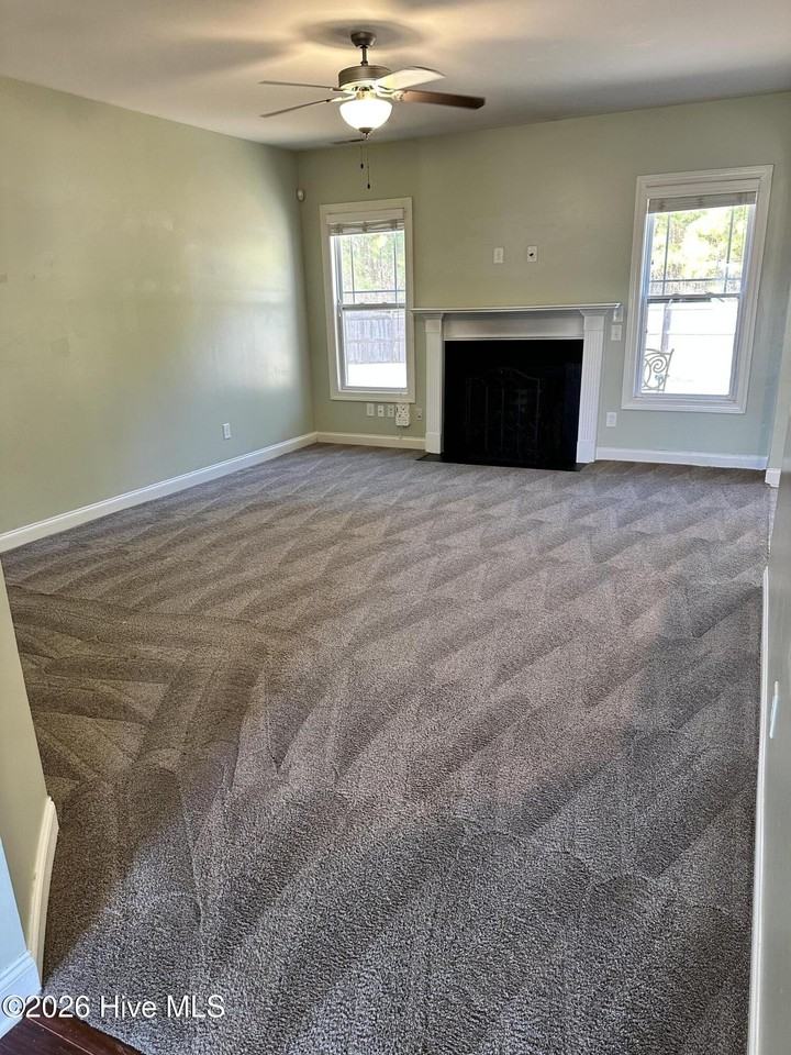 908 Merlin Ct - Photo 5 of 34