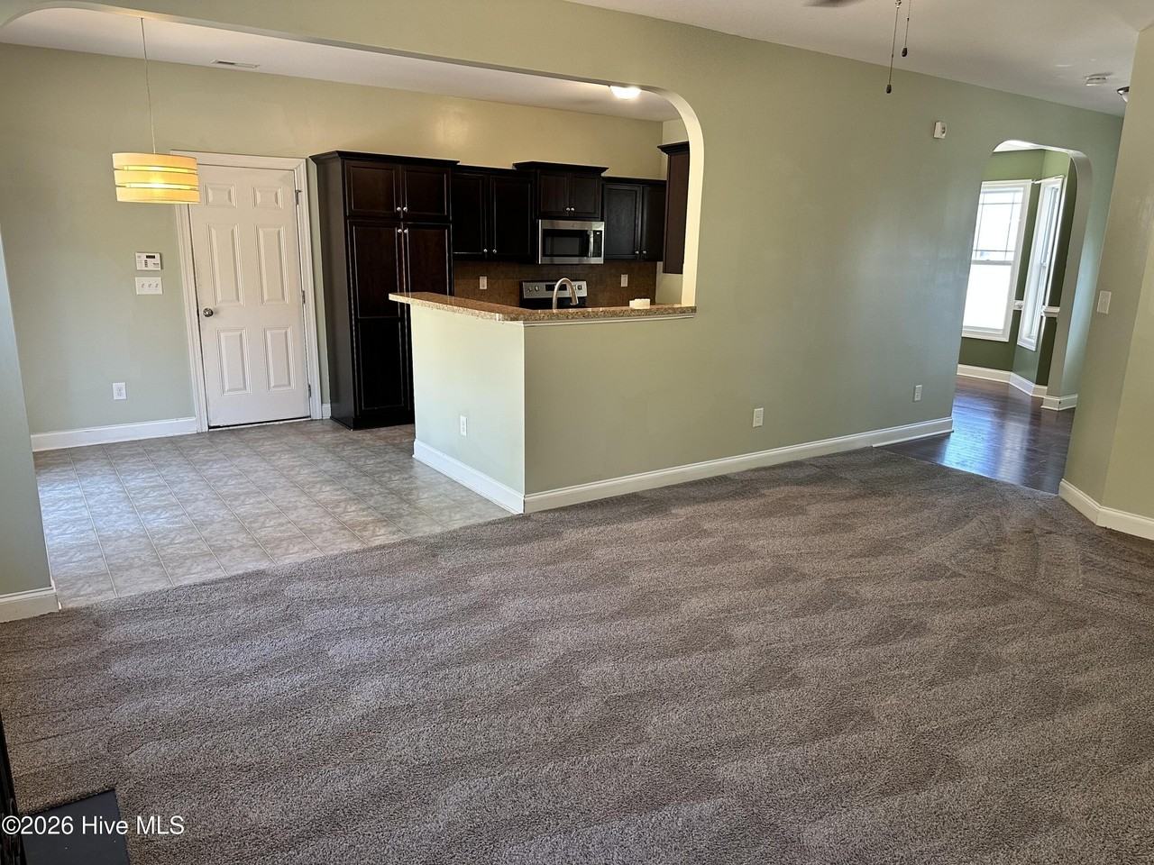 908 Merlin Ct - Photo 6 of 34