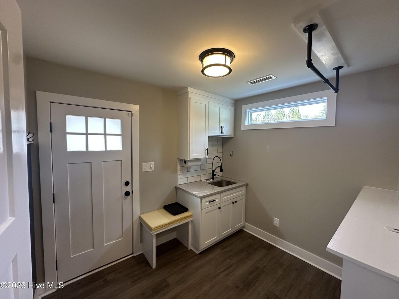 4269 Flagship Ave Se - Photo 5 of 26