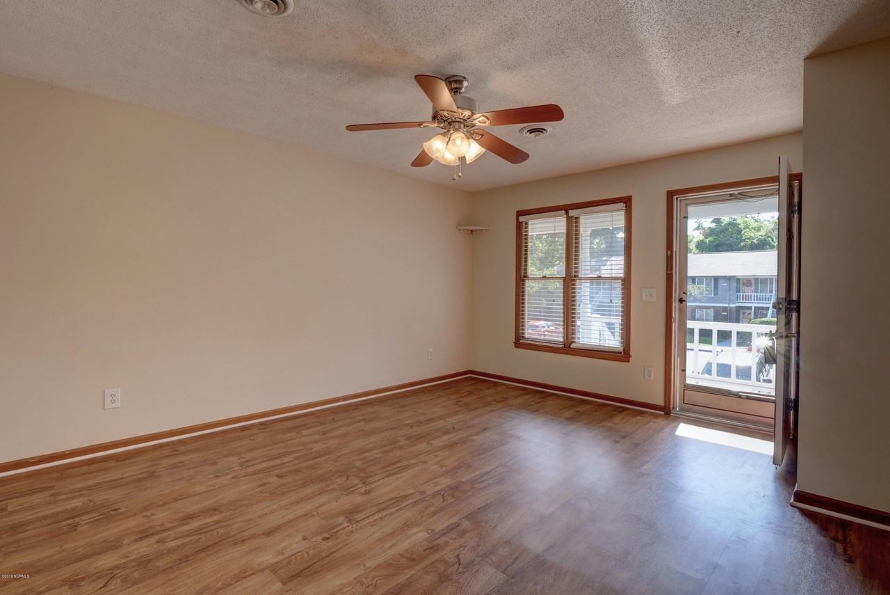 4192 Spirea Dr Apt H #H - Photo 6 of 23