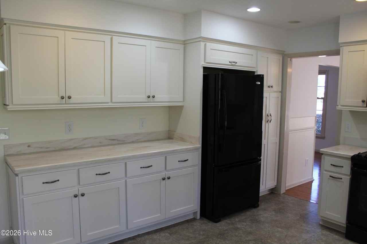 166 Country Club Dr - Photo 4 of 11