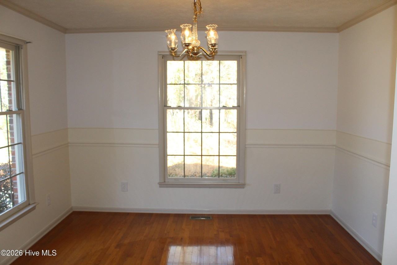 166 Country Club Dr - Photo 6 of 11