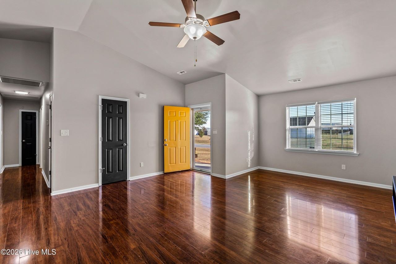 107 Clint Mills Rd - Photo 7 of 29