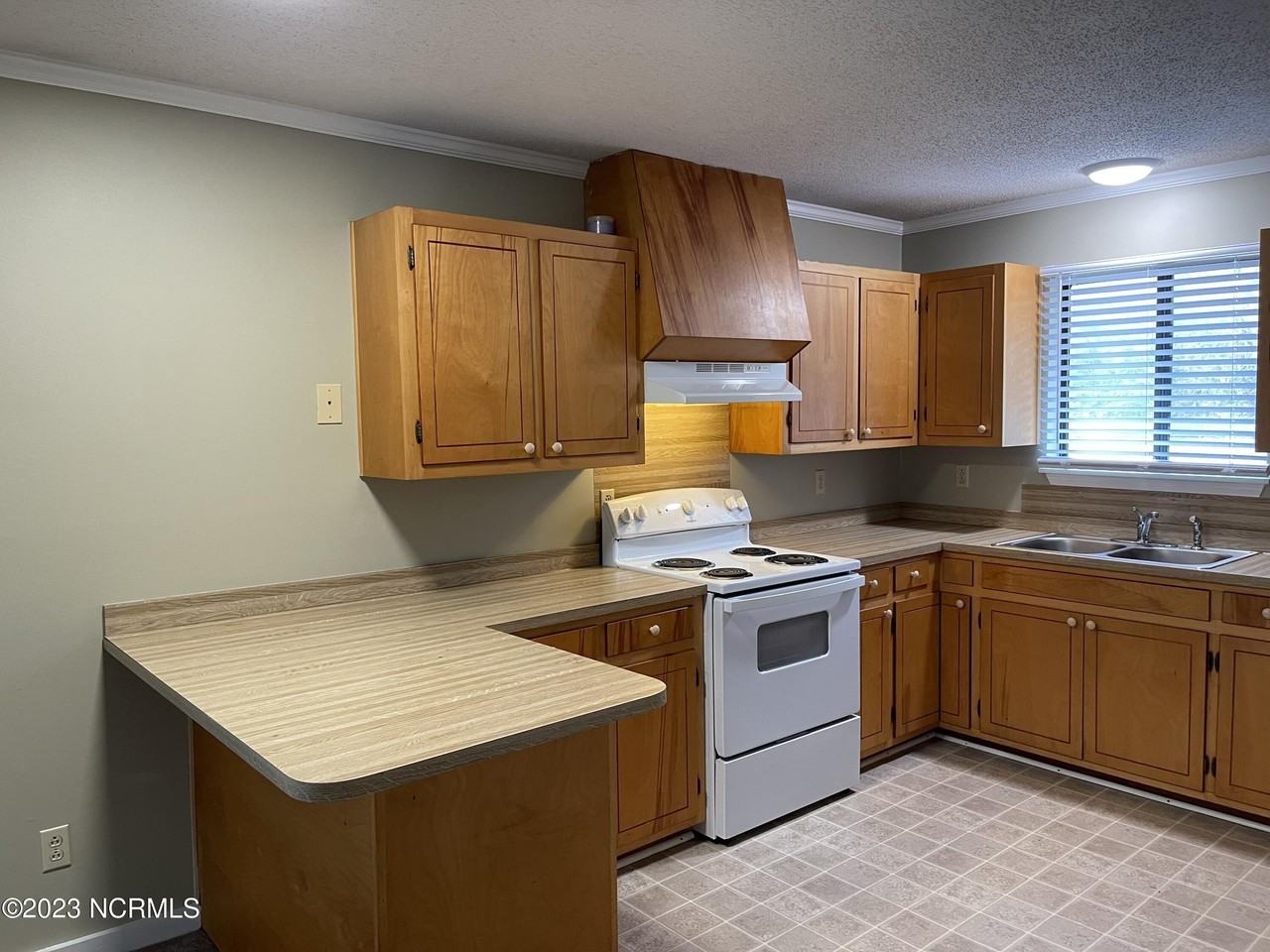 1 Linksiders Rd - Photo 2 of 12