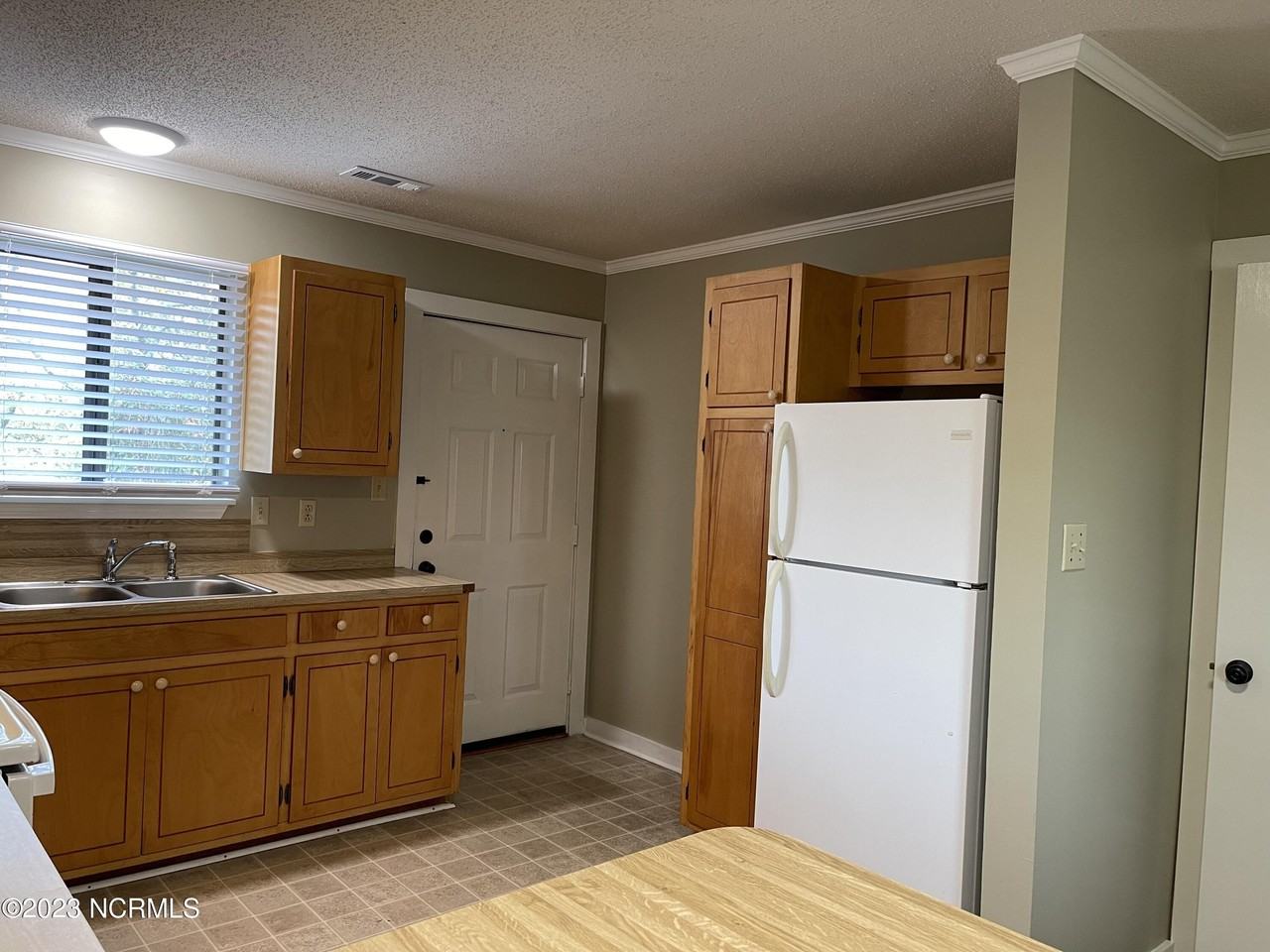 1 Linksiders Rd - Photo 3 of 12