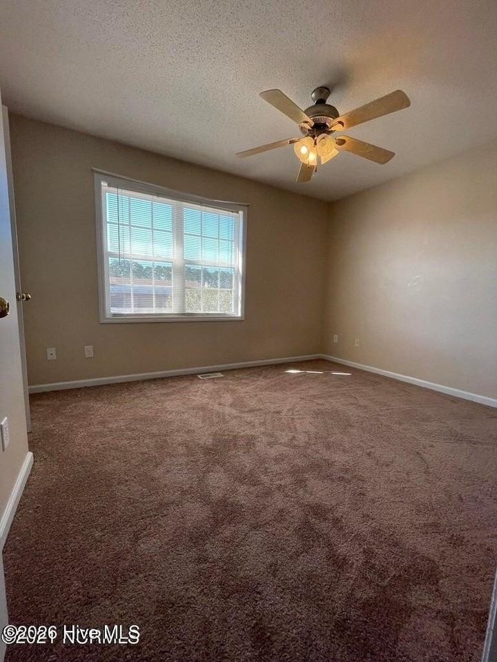 164 Cornerstone Pl - Photo 7 of 15