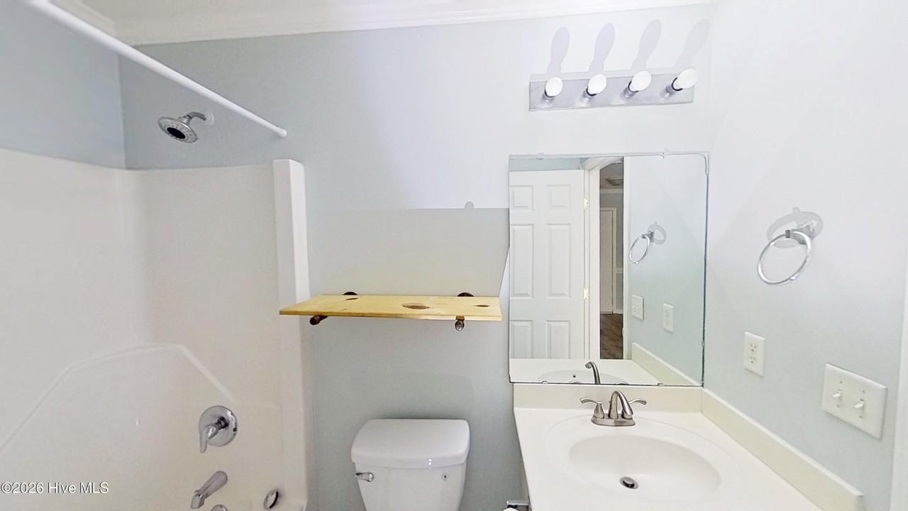 501 Angelfish Ln - Photo 7 of 17