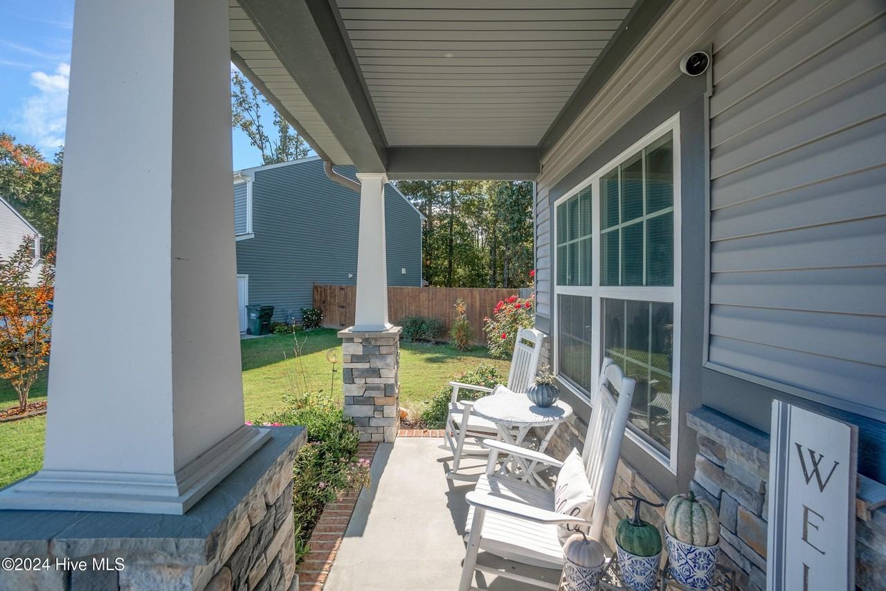 104 S Heritage Tree Mnr - Photo 4 of 50