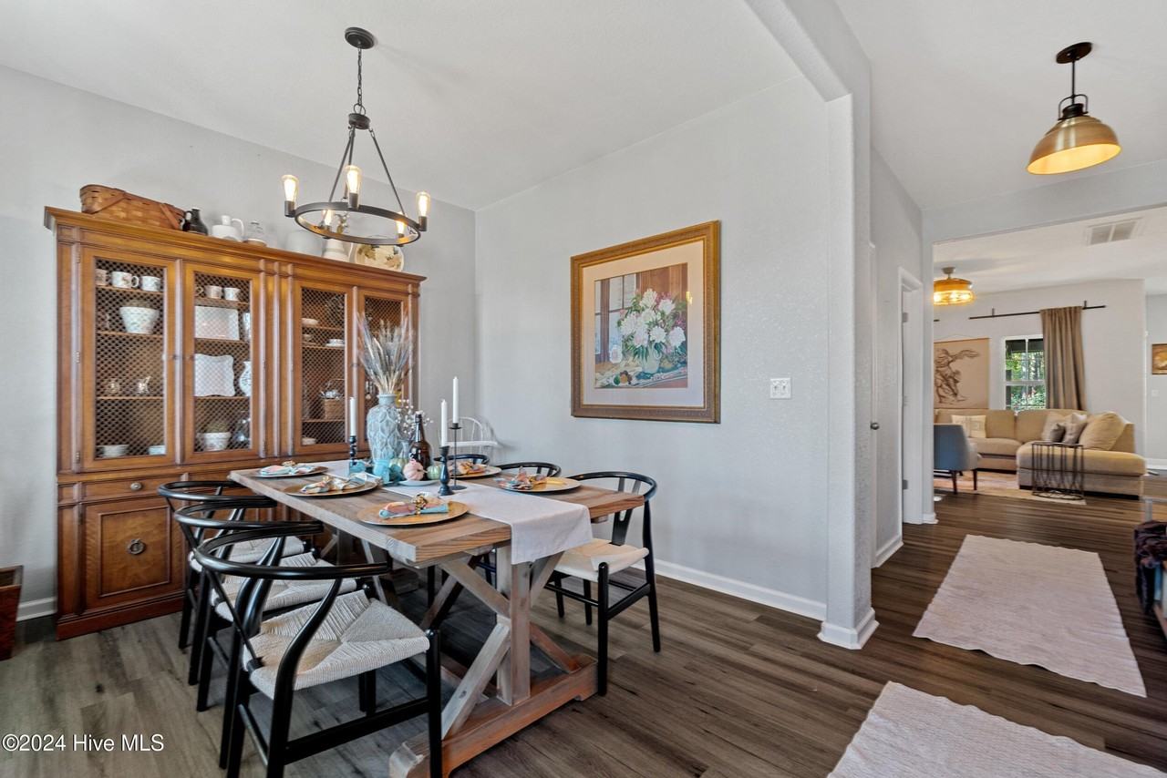 104 S Heritage Tree Mnr - Photo 7 of 50